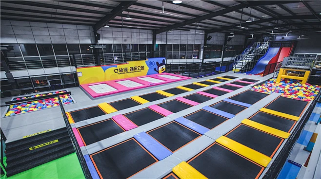 jump trampoline park​